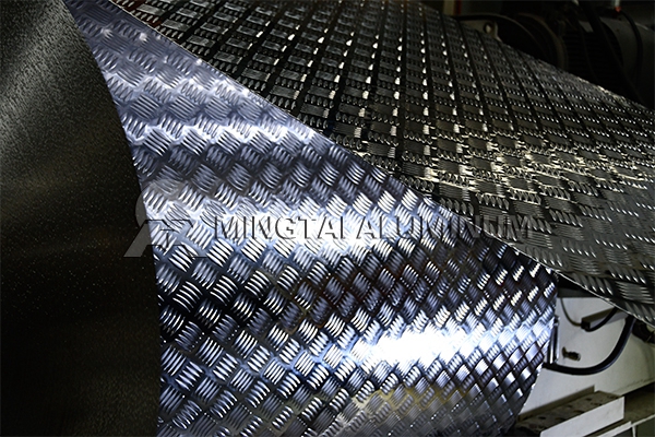 Россия 5052 алюминиевая рифленая пластина протектора